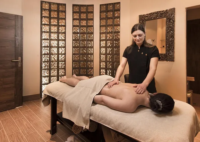 Hotel apartamentowy Le Hameau Du Kashmir Val Thorens